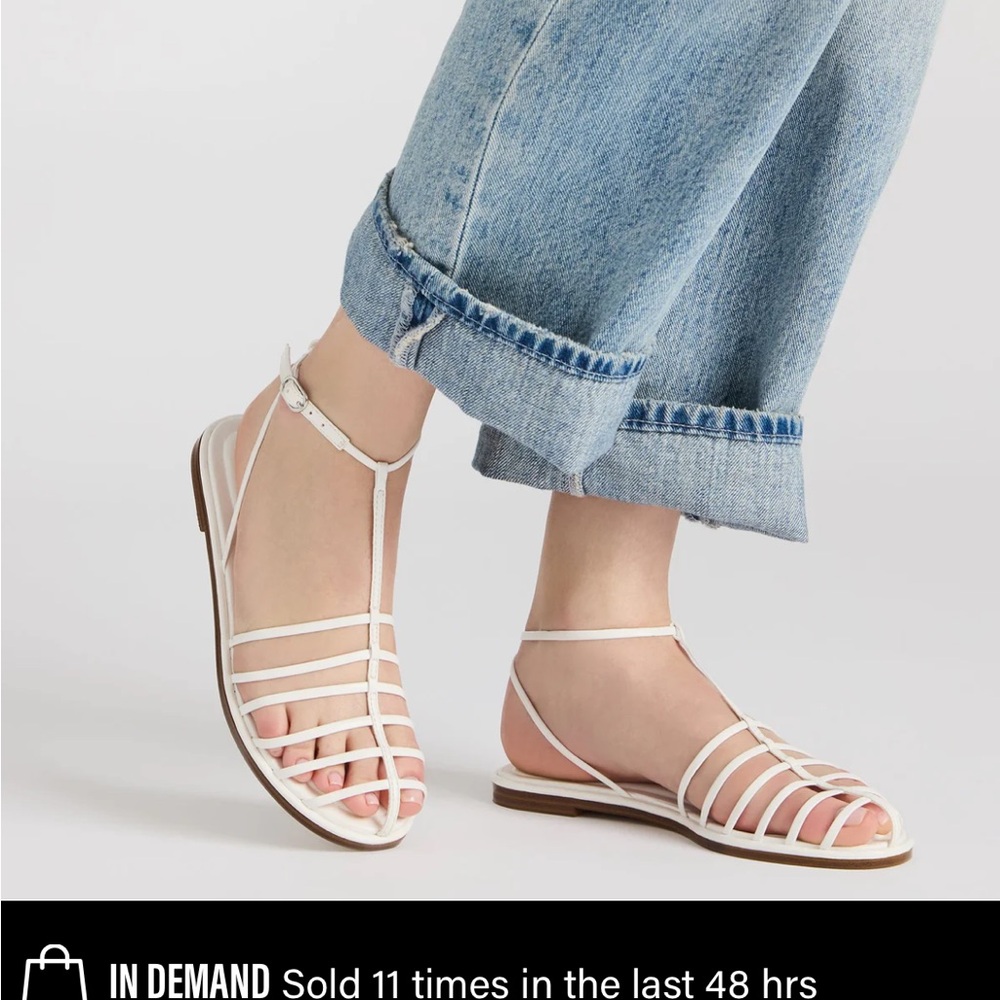 Steve Madden White Strappy Flat Sandals size 8.5
